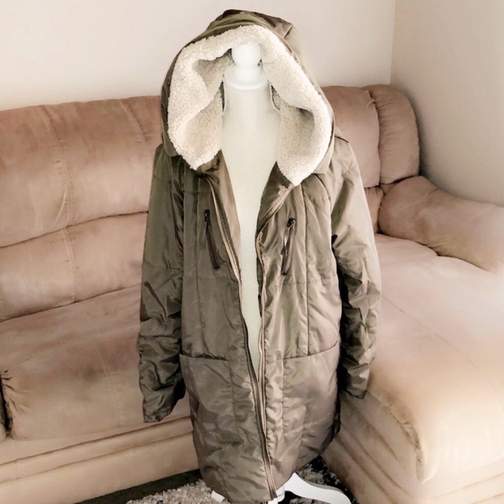 Vici olive green coat with fur hood